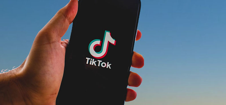 Tendencias que nacen en TikTok y terminan en tu placard