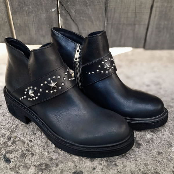 Botas Tachas Skayne