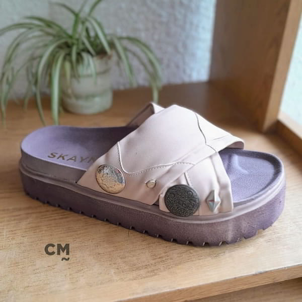 Sandalias Birki Medallas natural Skayne