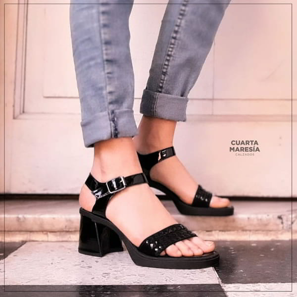 Sandalias Cuero Charol Savage